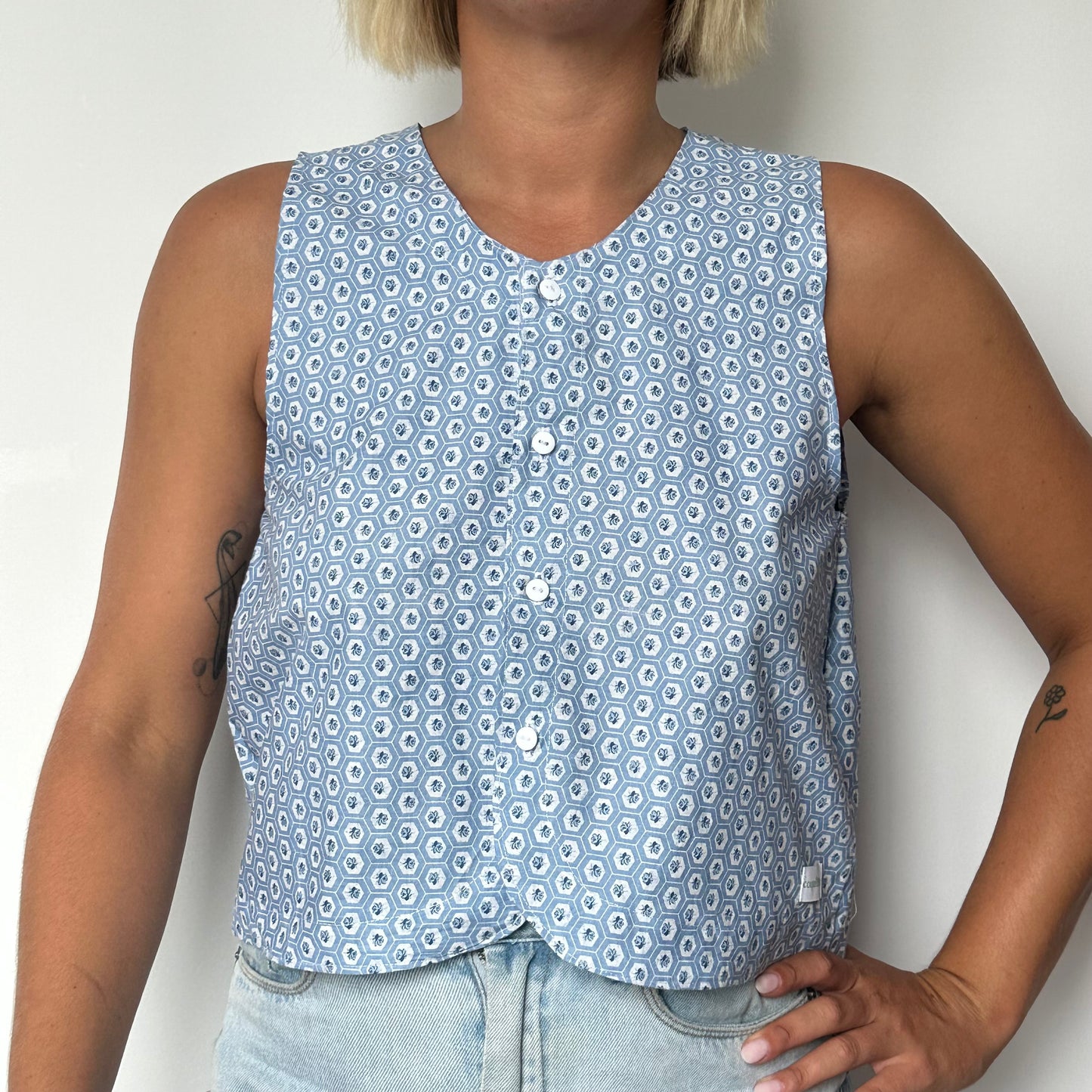 Haut Bouton Motif Bleu