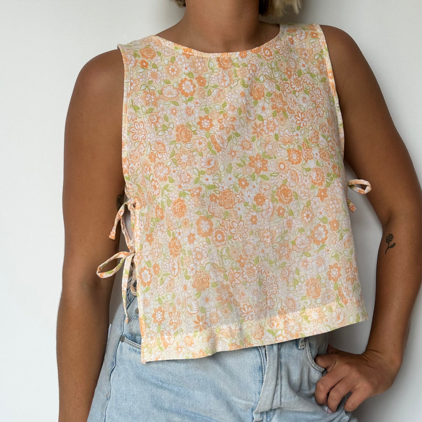 Haut Noeud Coté Orange Fleurs