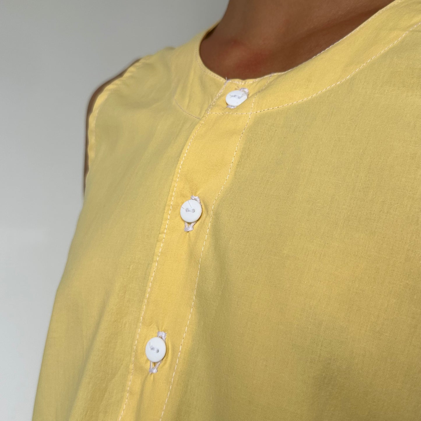 Haut Bouton Uni Jaune