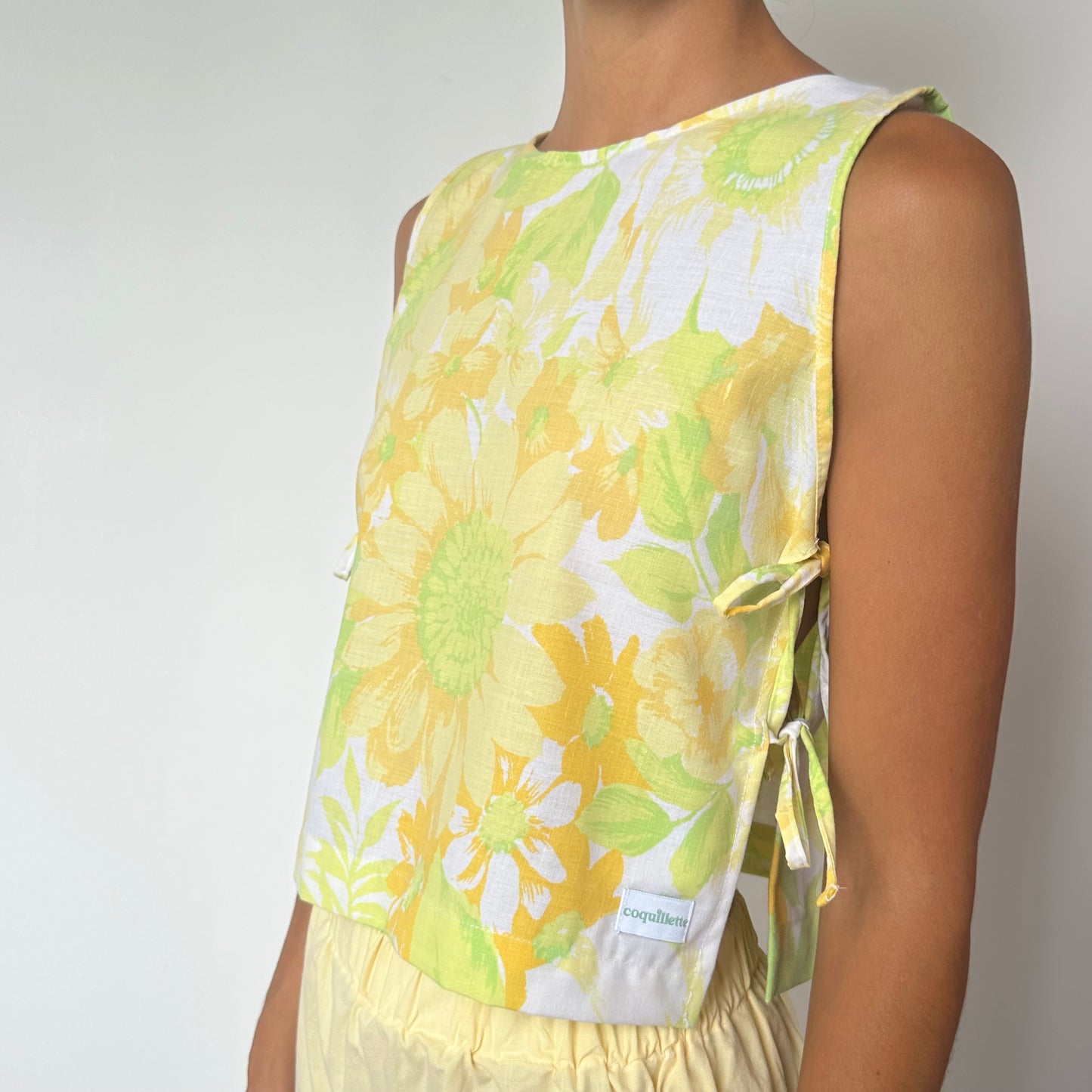 Haut Noeud Coté Fleurs Jaune