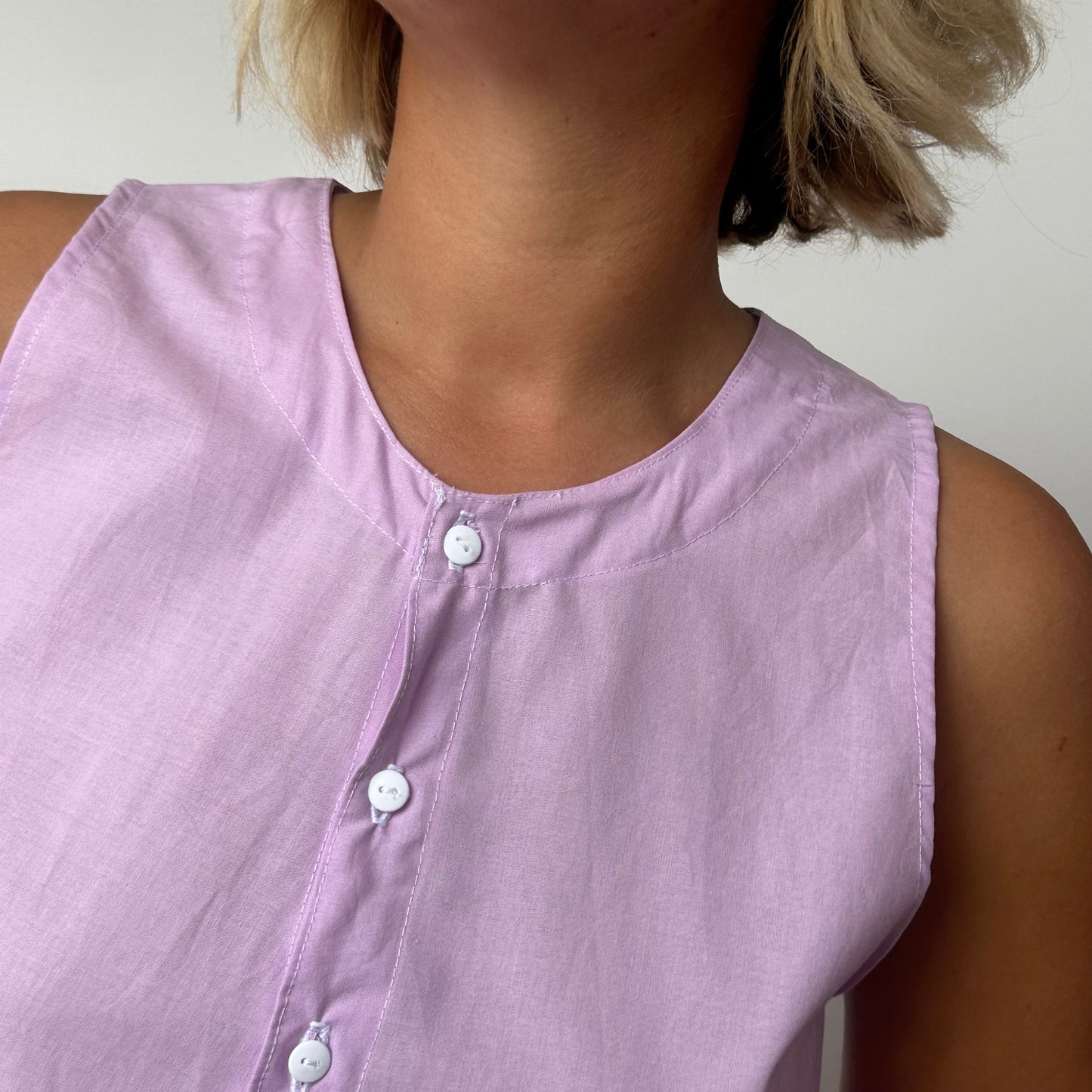 Haut Bouton Uni Mauve