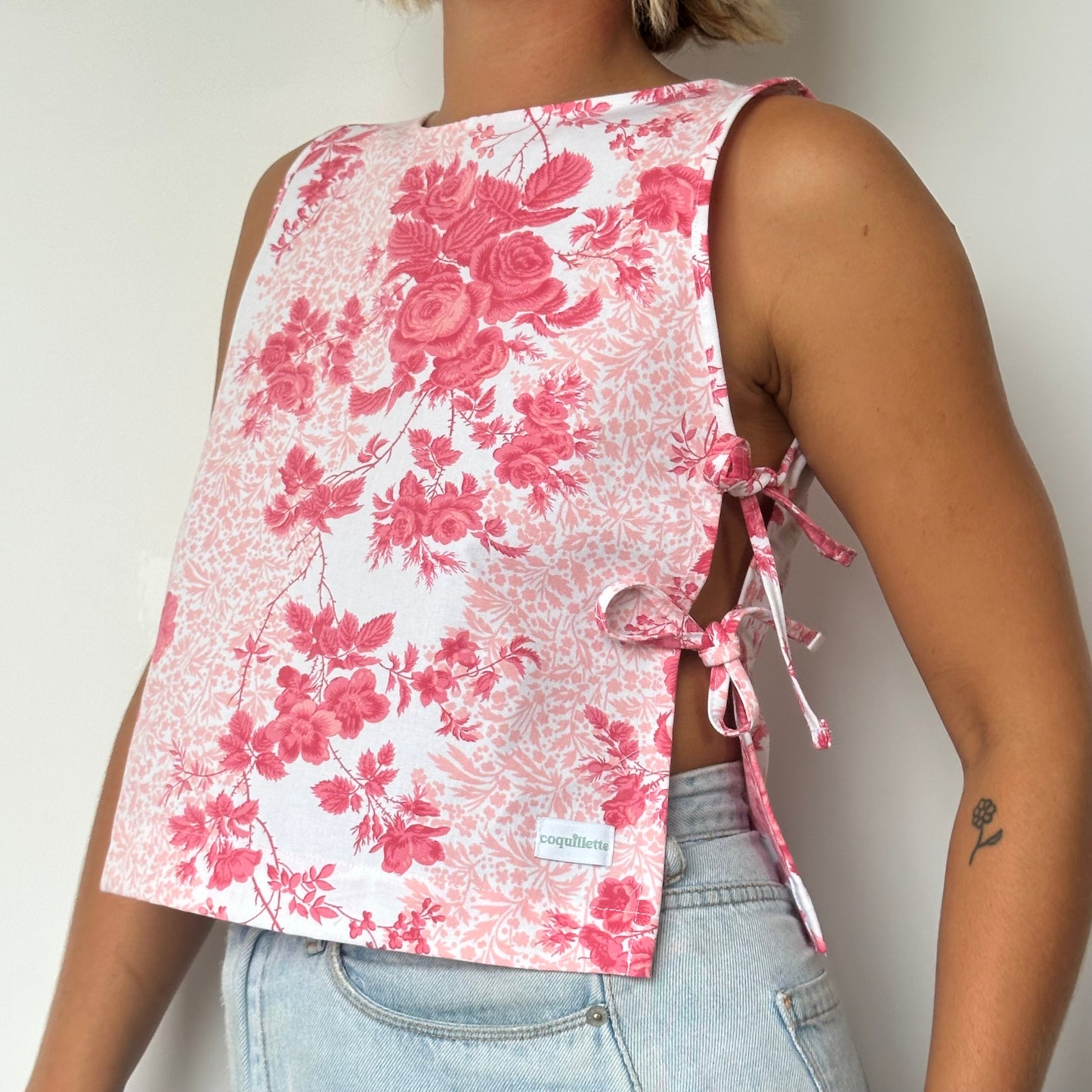 Haut Noeud Côté Fleurs Rose