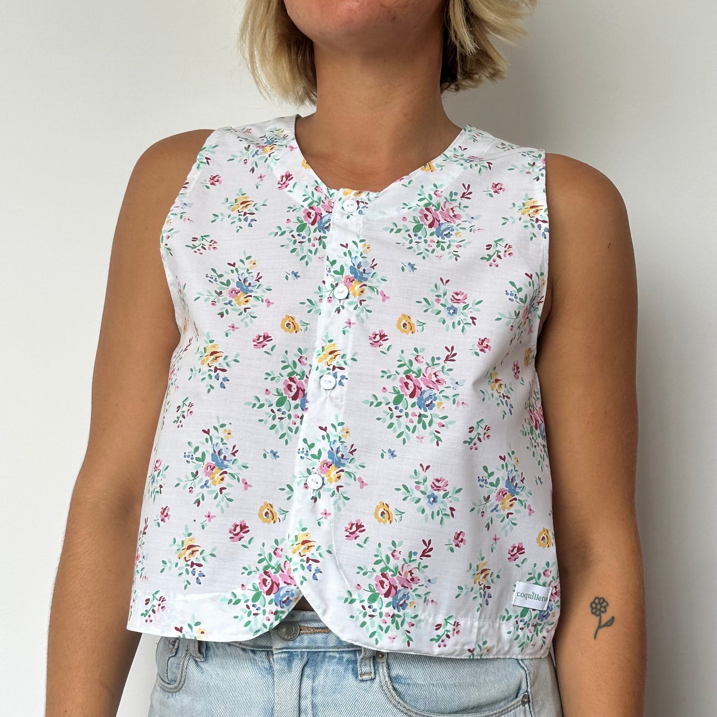 Haut Bouton Blanc Fleurs