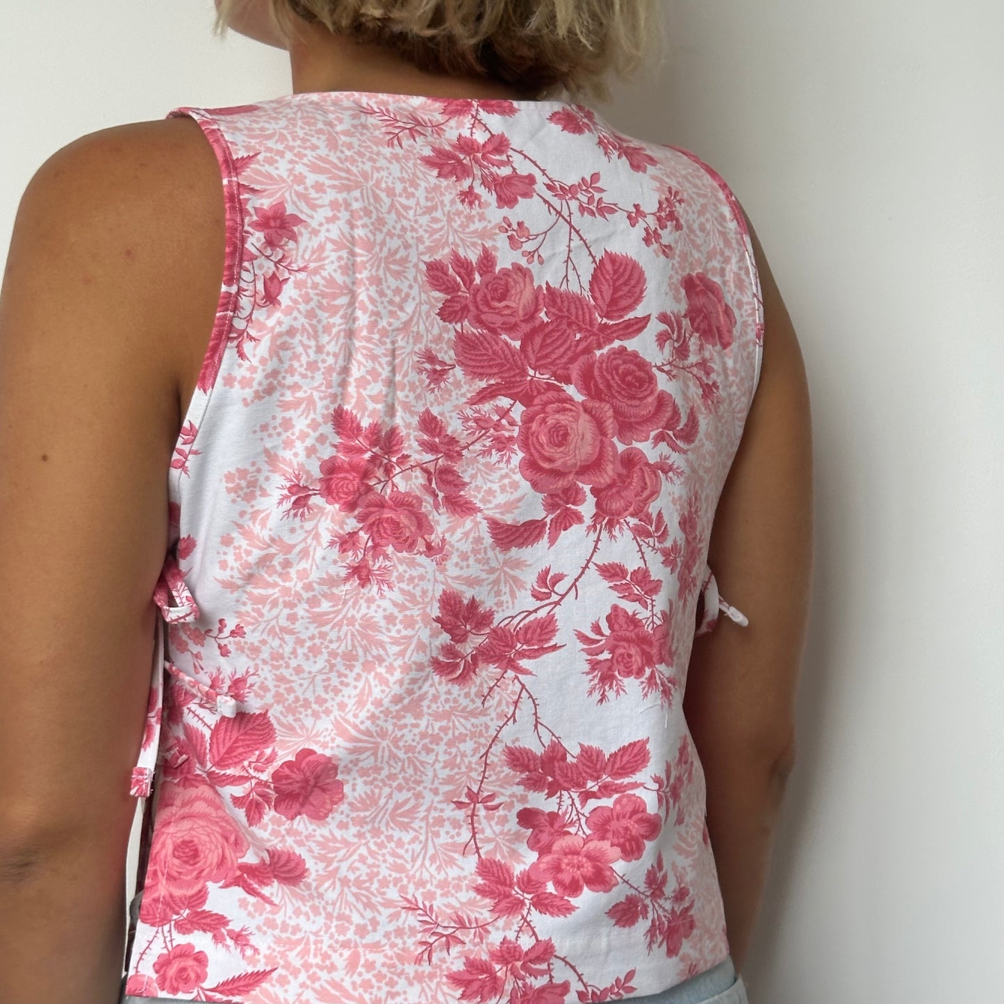 Haut Noeud Côté Fleurs Rose