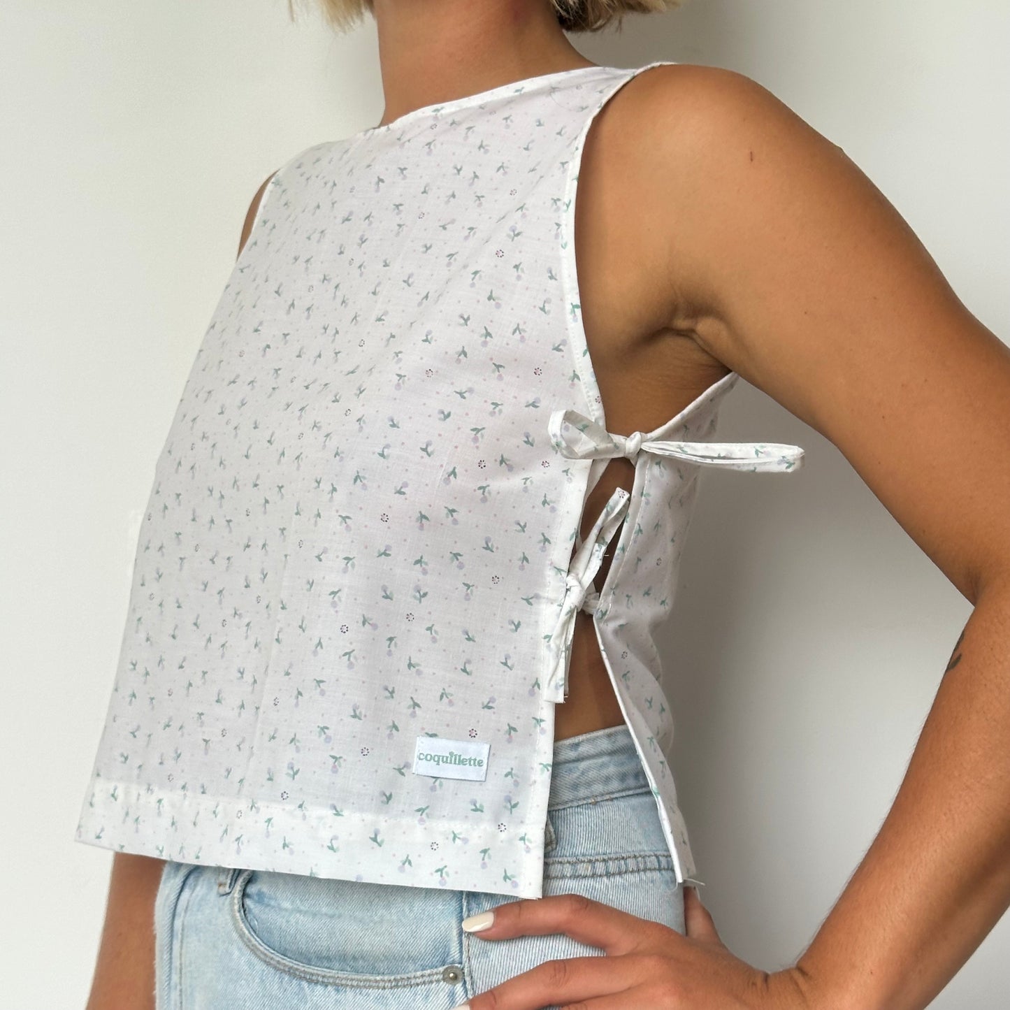 Haut Noeud Côté Blanc Motif