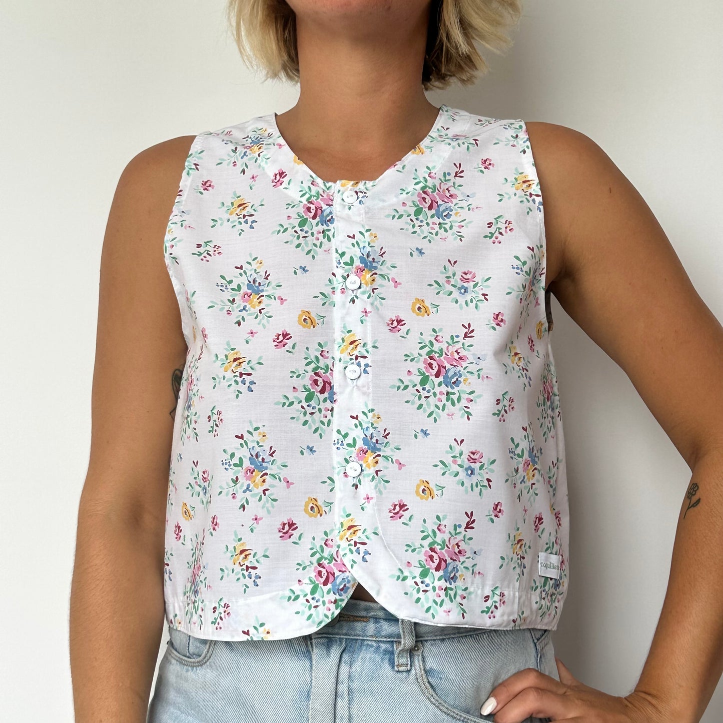 Haut Bouton Blanc Fleurs