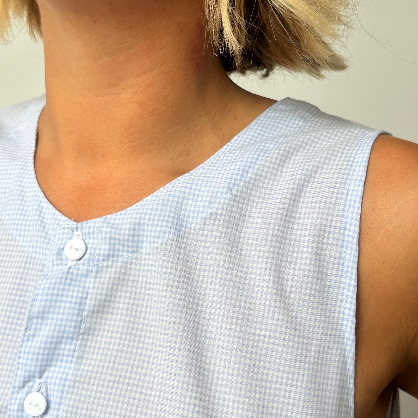 Haut Bouton Vichy Bleu Ciel