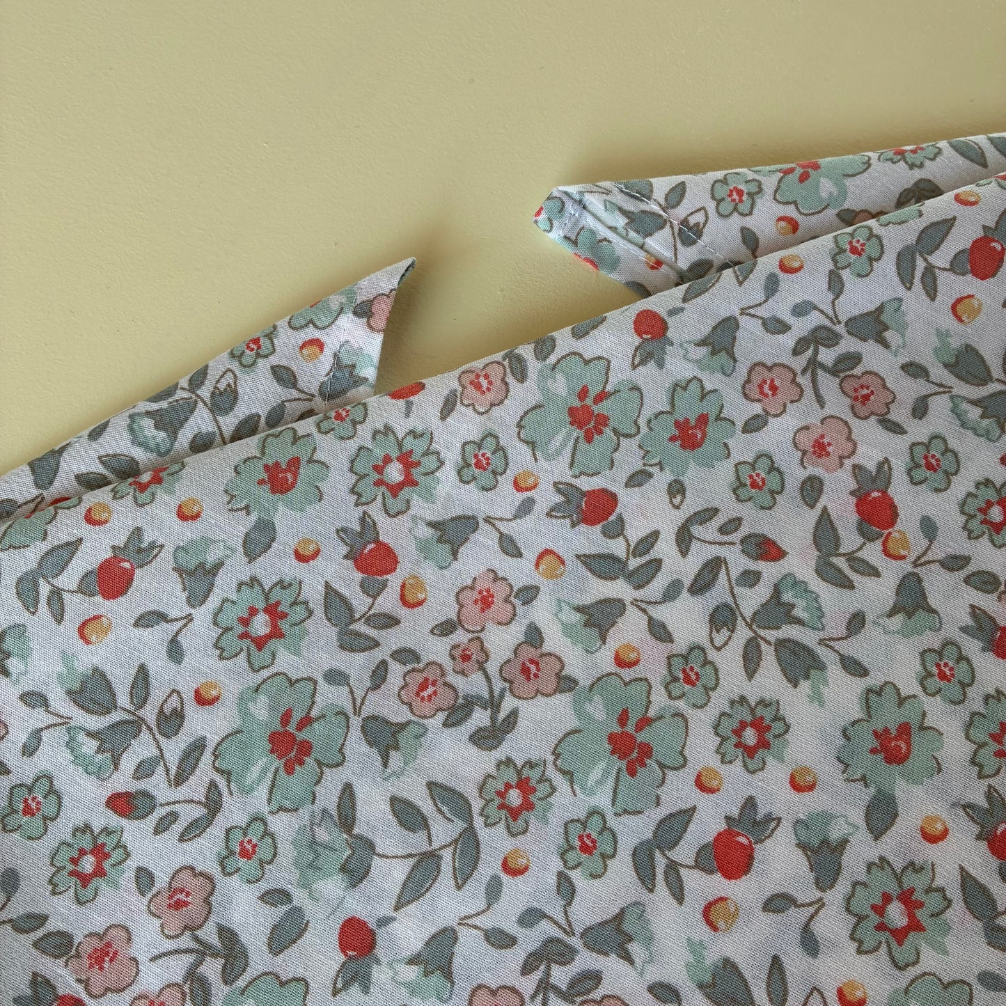 Grand Foulard Fleurs Grise