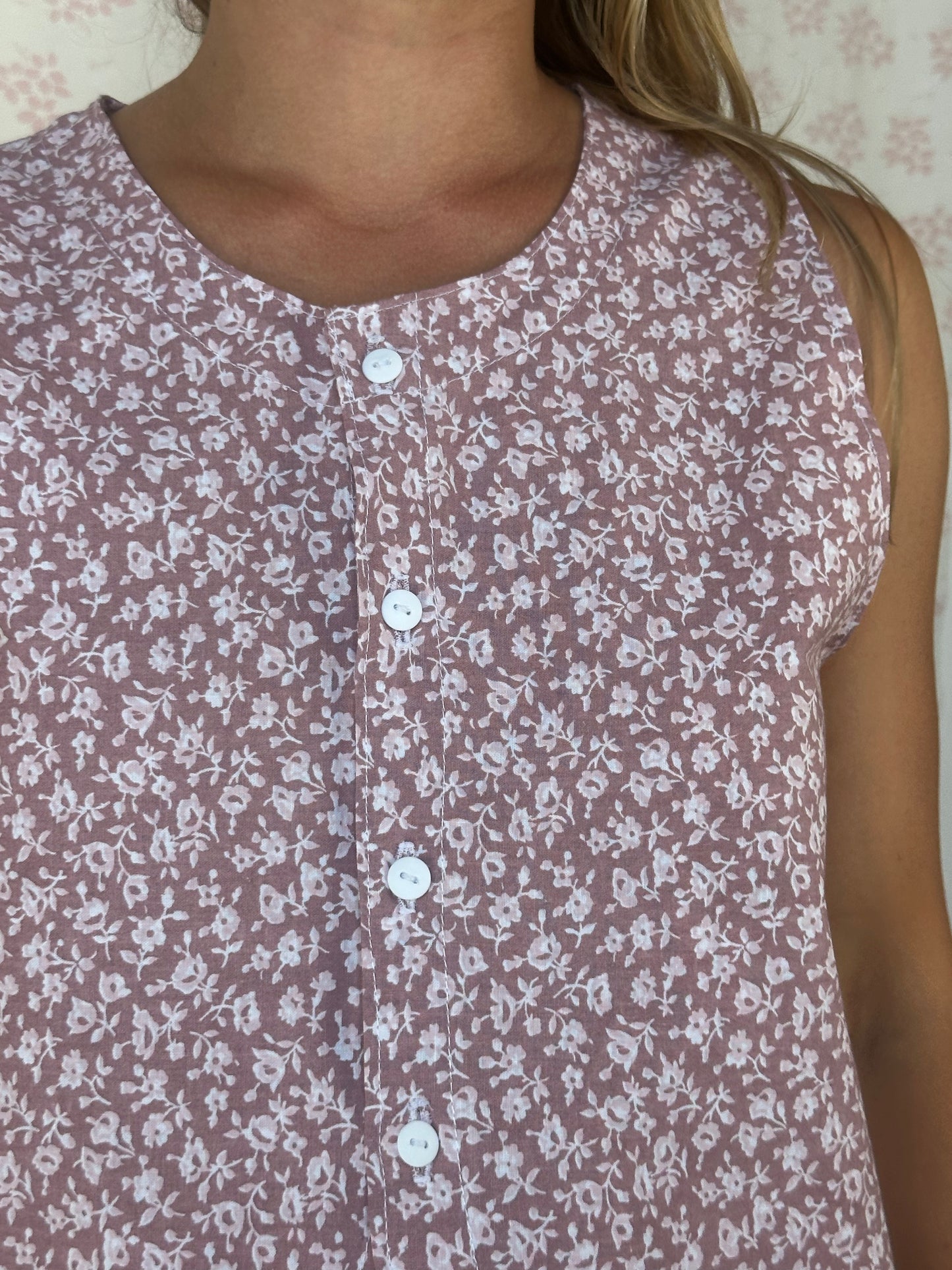 Haut Bouton Fleurs Rose