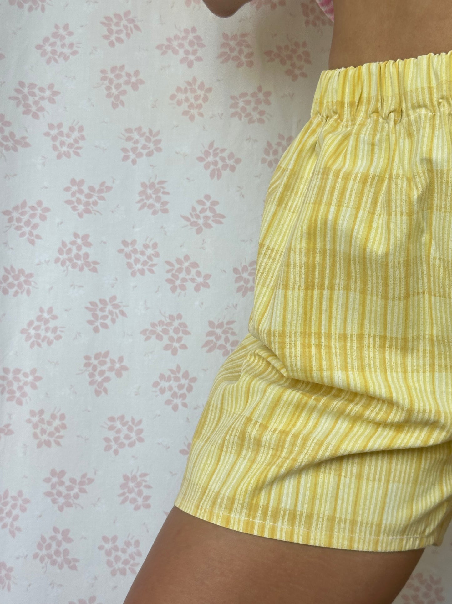 Short Jaune
