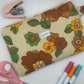 Grande Pochette Fleurs Marron