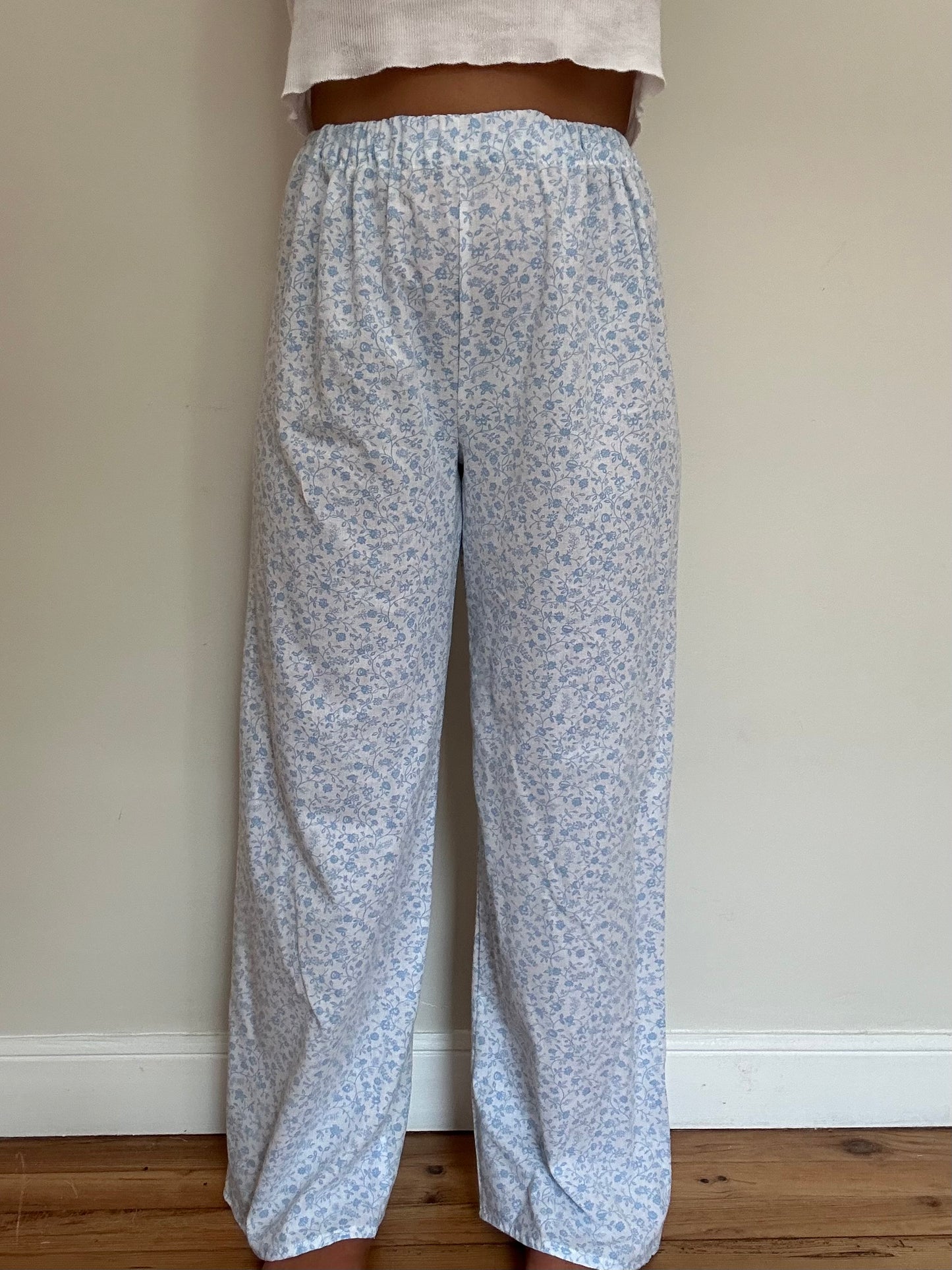 Pantalon Blanc Petites Fleurs Bleu