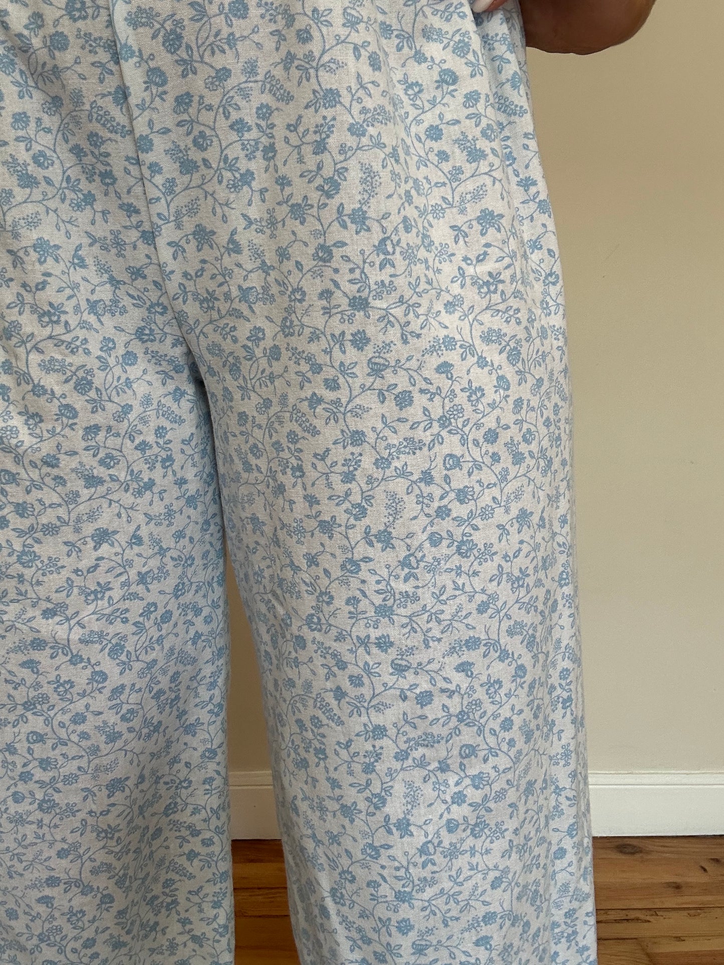 Pantalon Blanc Petites Fleurs Bleu