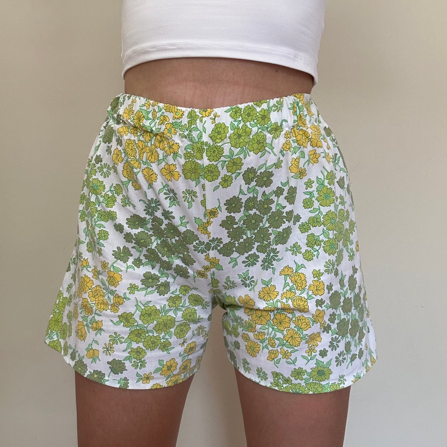 Short Fleurs Vert Jaune