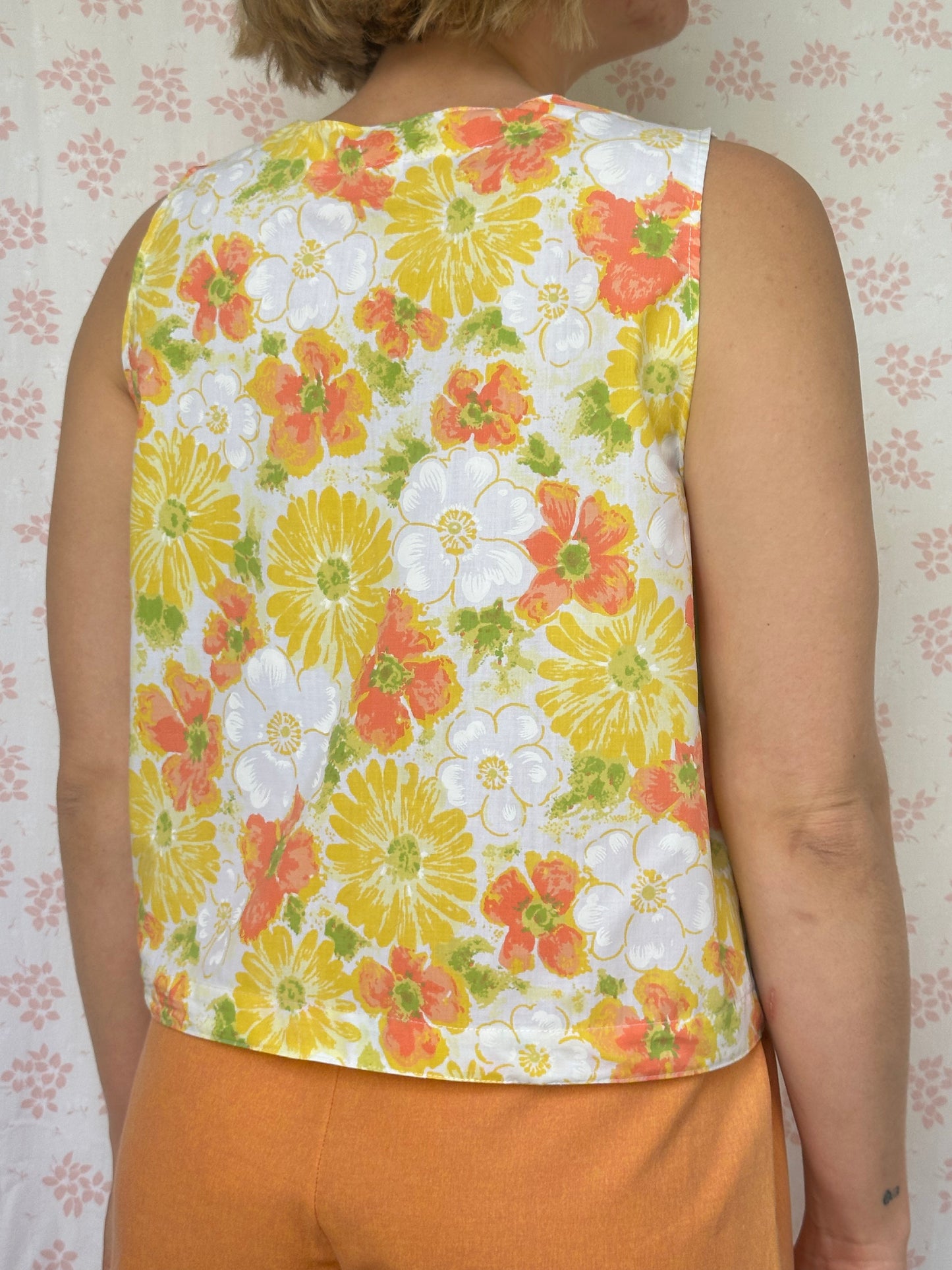 Haut Bouton Fleurs Jaune Rouge