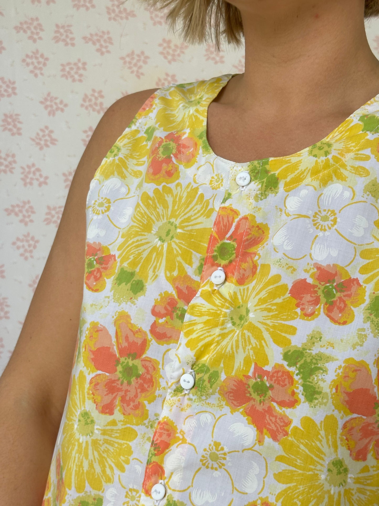 Haut Bouton Fleurs Jaune Rouge