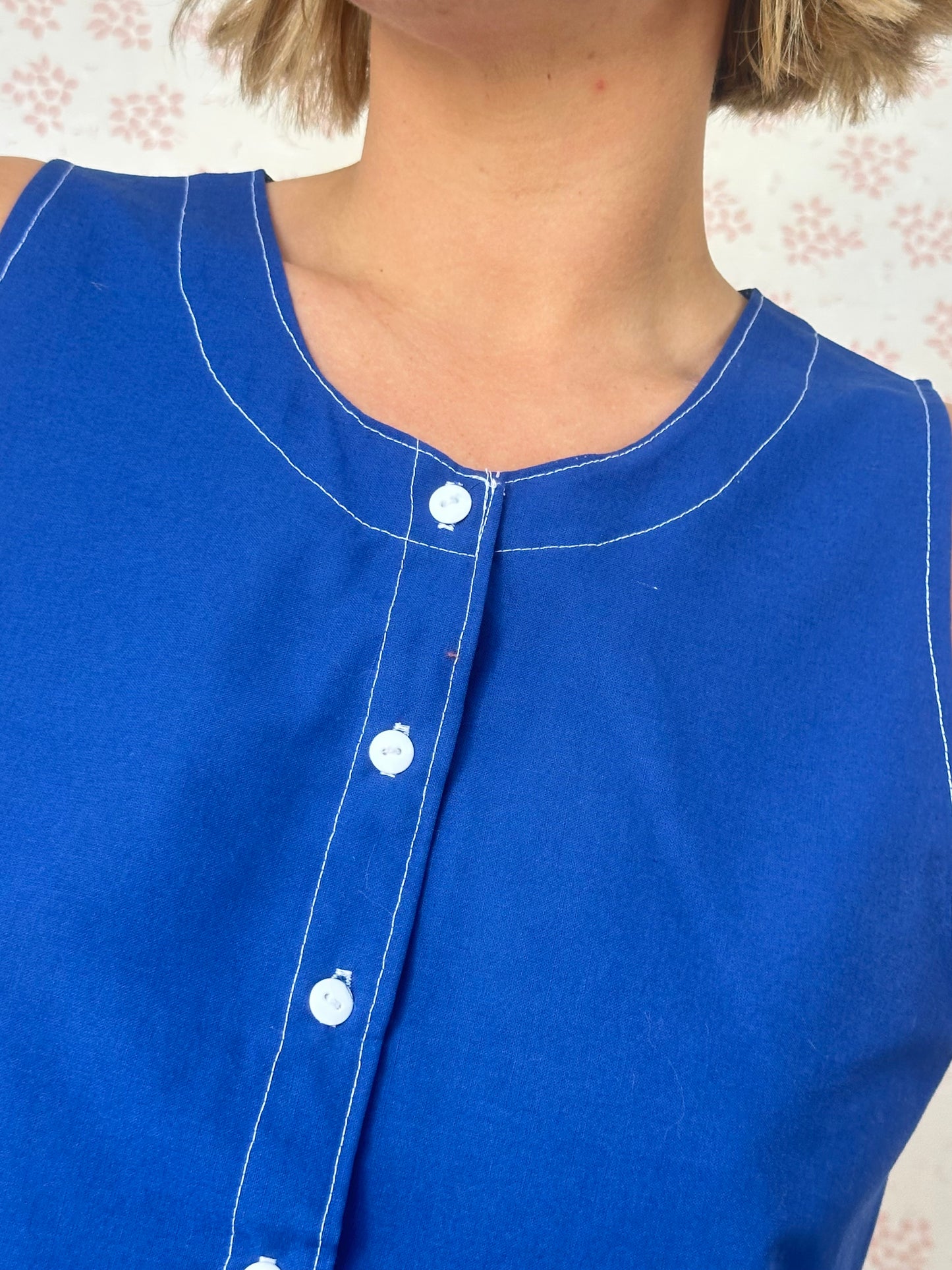 Haut Bouton Uni Bleu