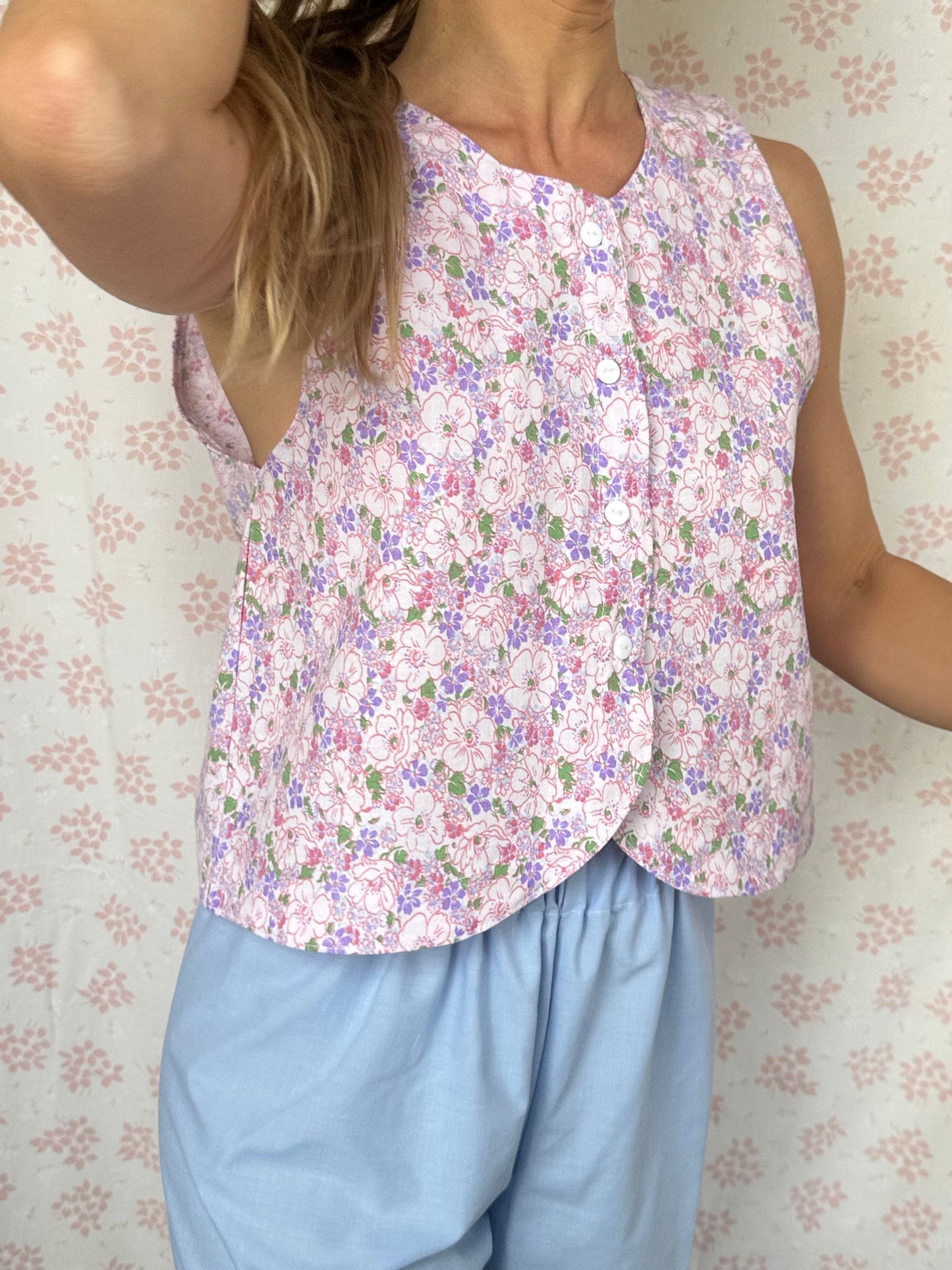 Haut Bouton Fleurs Rose