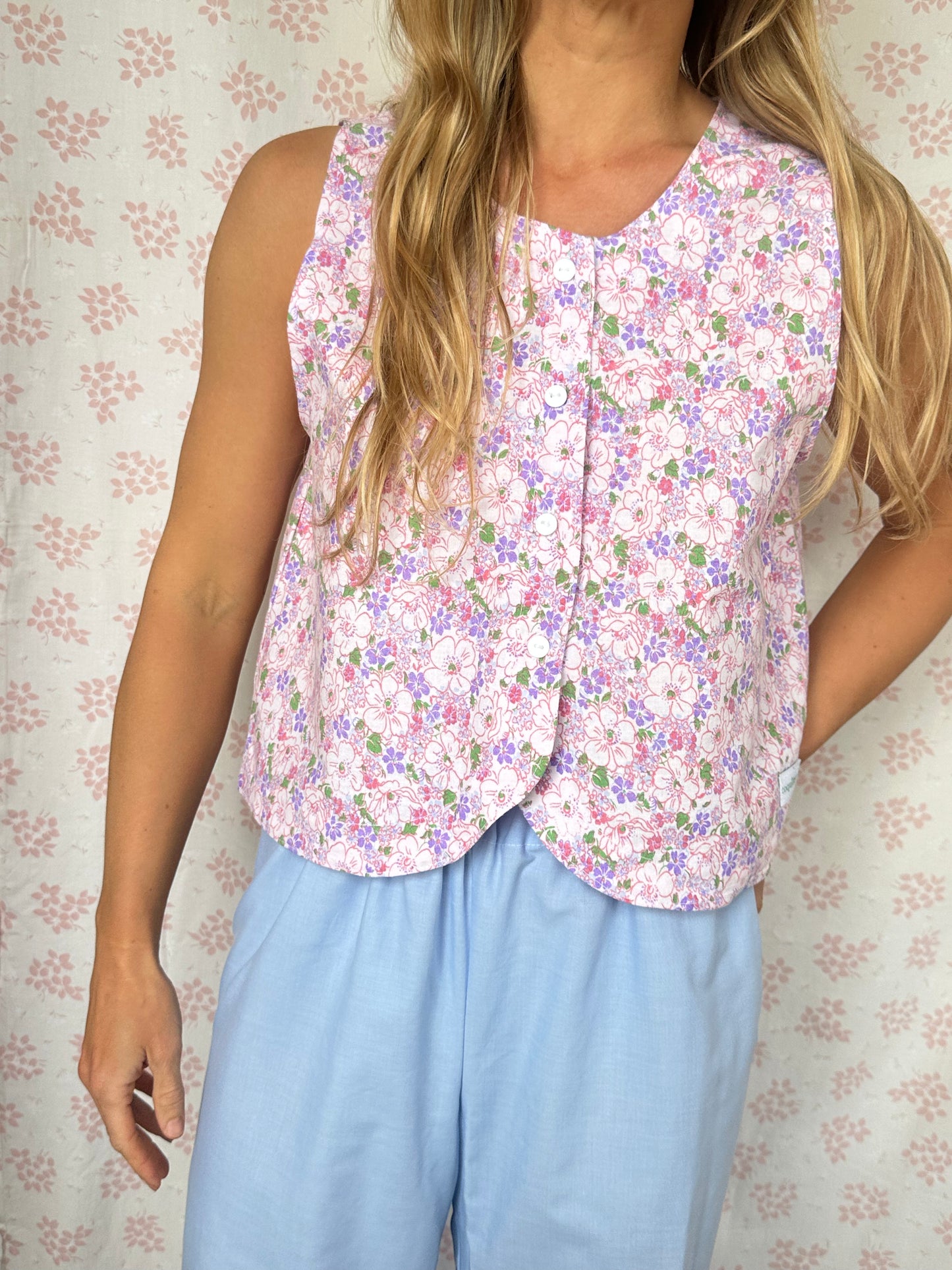 Haut Bouton Fleurs Rose