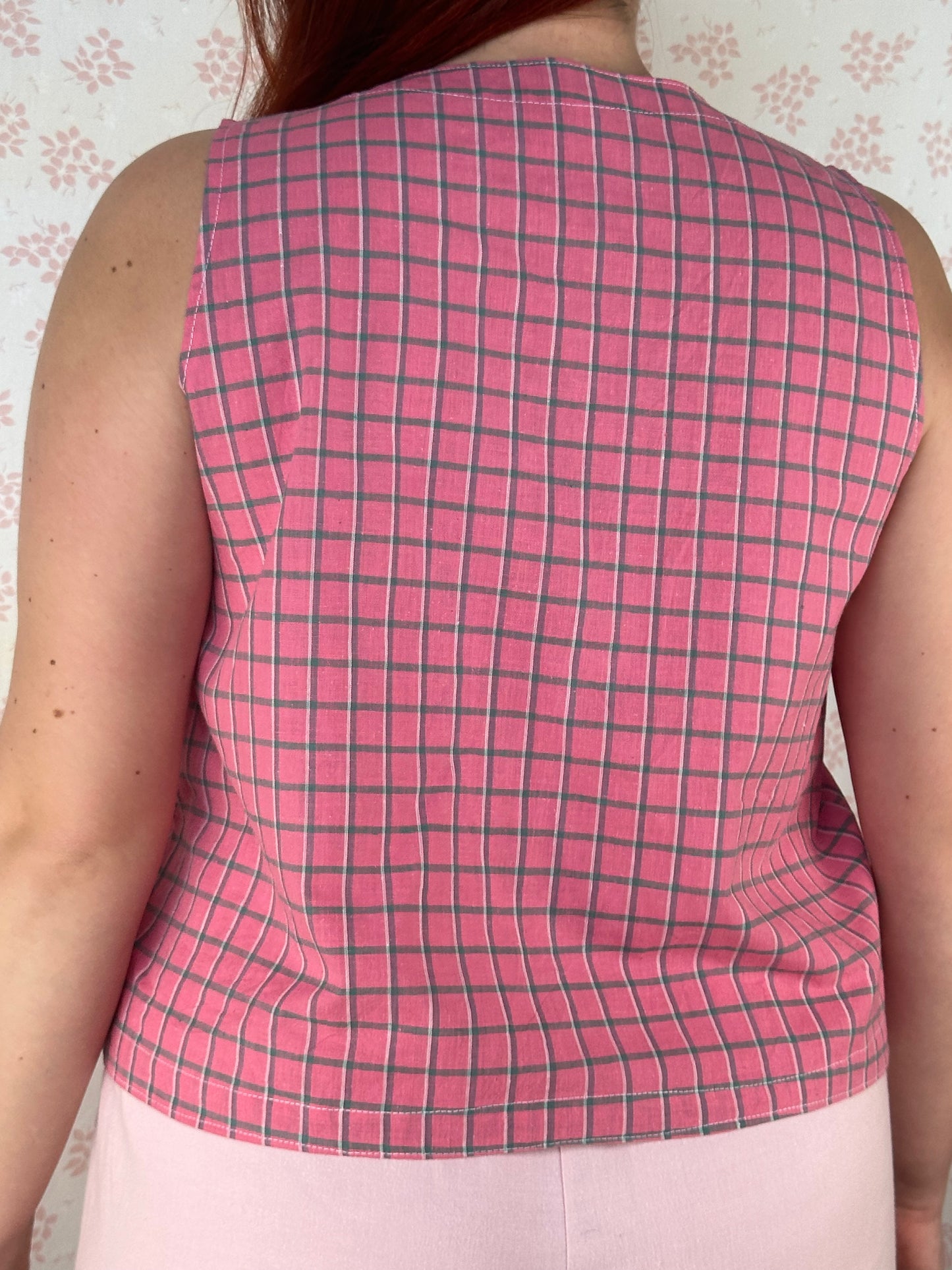 Haut Bouton Rose Carreaux